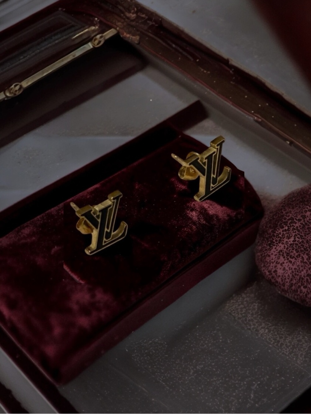 Louis Vuitton Gold & Black
Authentic Earrings
